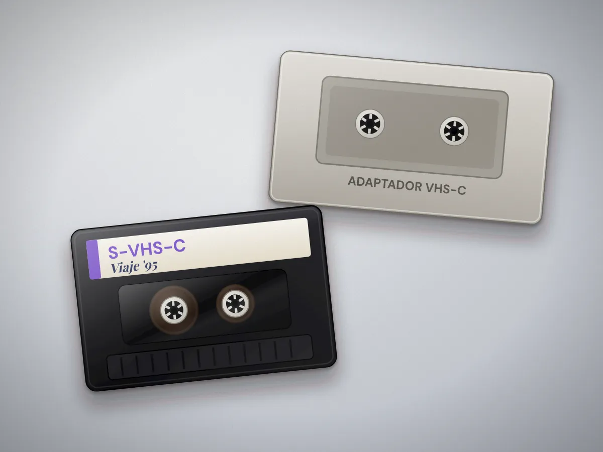 Cinta S-VHS-C compacta junto a su adaptador